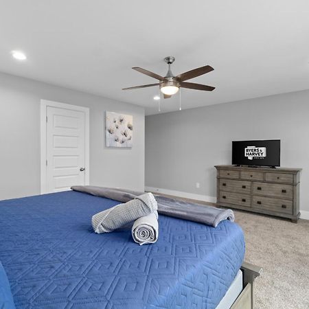 Rebecca'S Downtown Luxury Living Villa Clarksville Exterior photo