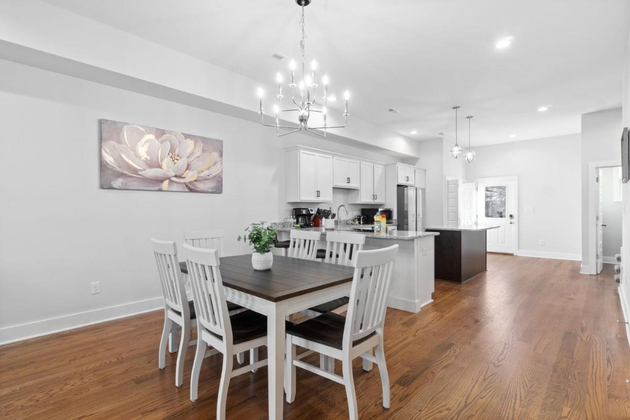 Rebecca'S Downtown Luxury Living Villa Clarksville Exterior photo
