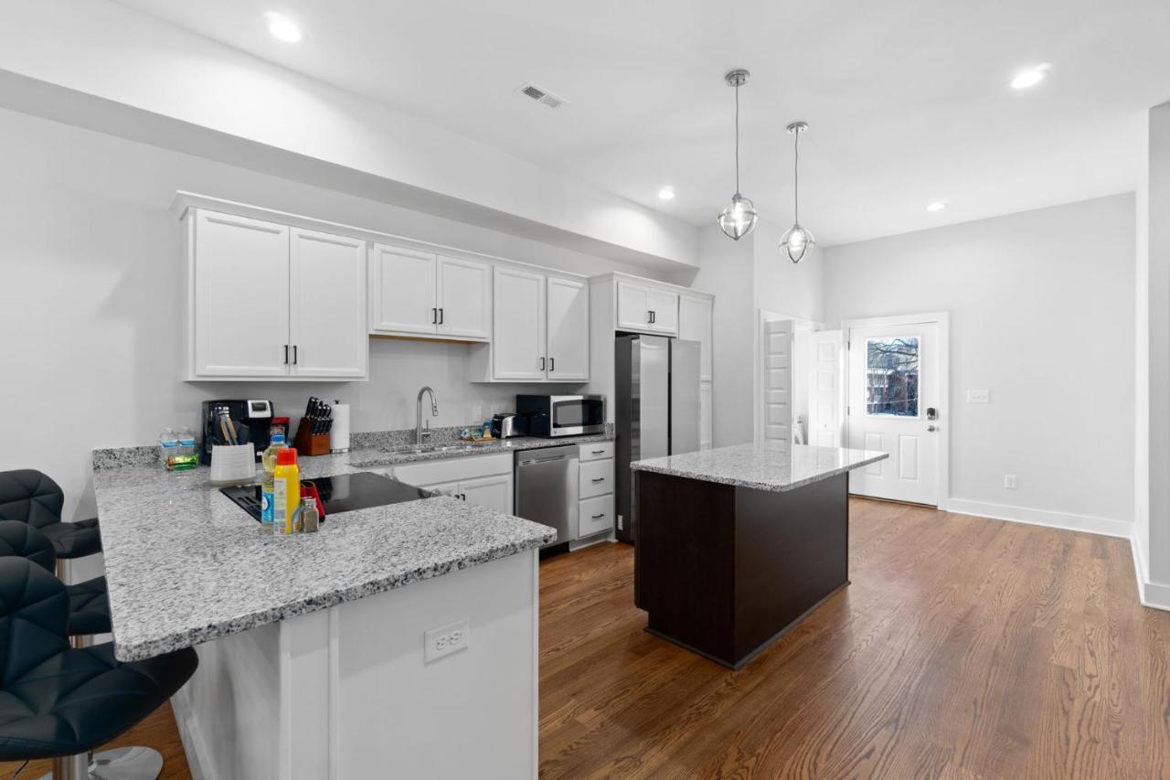 Rebecca'S Downtown Luxury Living Villa Clarksville Exterior photo