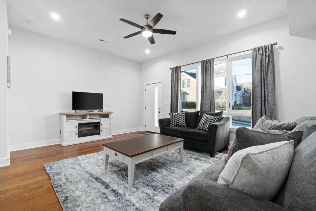 Rebecca'S Downtown Luxury Living Villa Clarksville Exterior photo