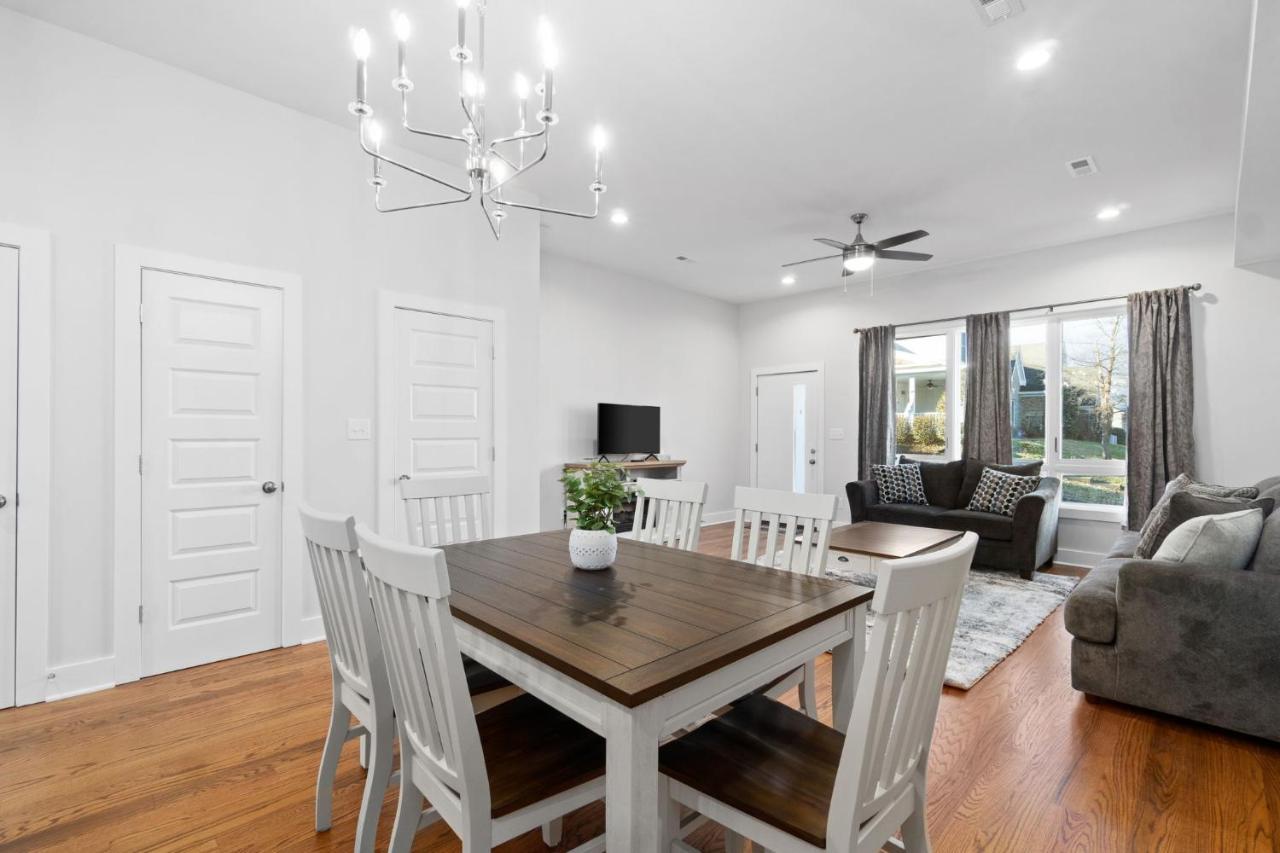 Rebecca'S Downtown Luxury Living Villa Clarksville Exterior photo