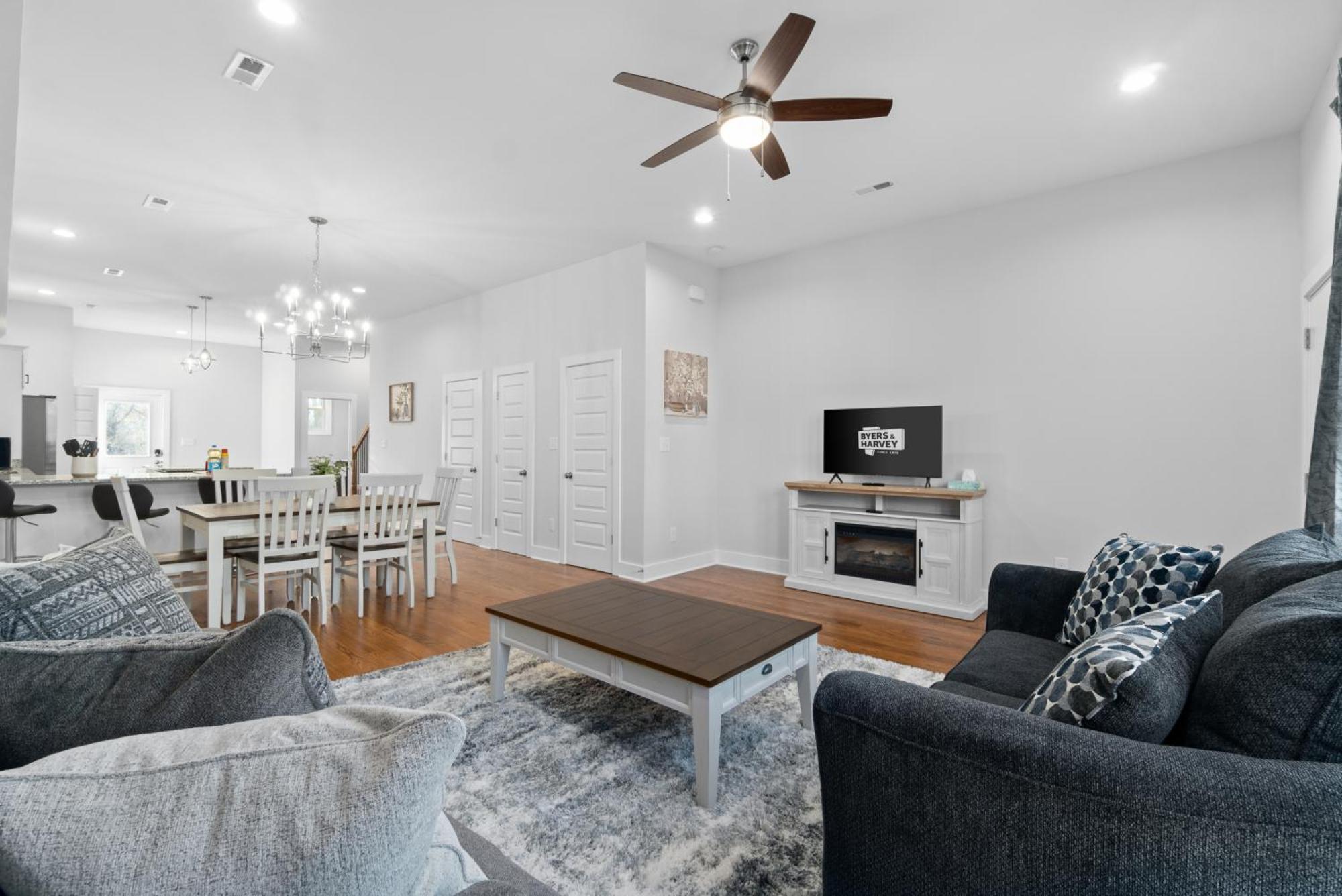 Rebecca'S Downtown Luxury Living Villa Clarksville Exterior photo
