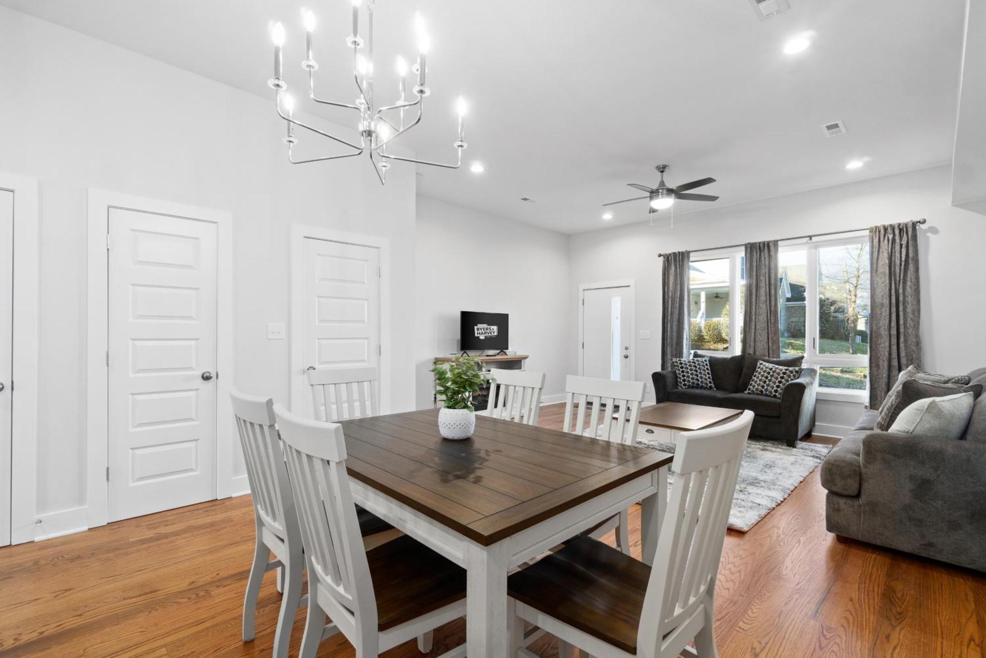 Rebecca'S Downtown Luxury Living Villa Clarksville Exterior photo