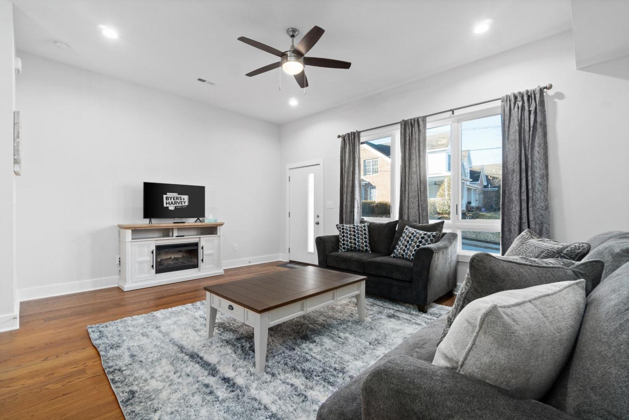 Rebecca'S Downtown Luxury Living Villa Clarksville Exterior photo